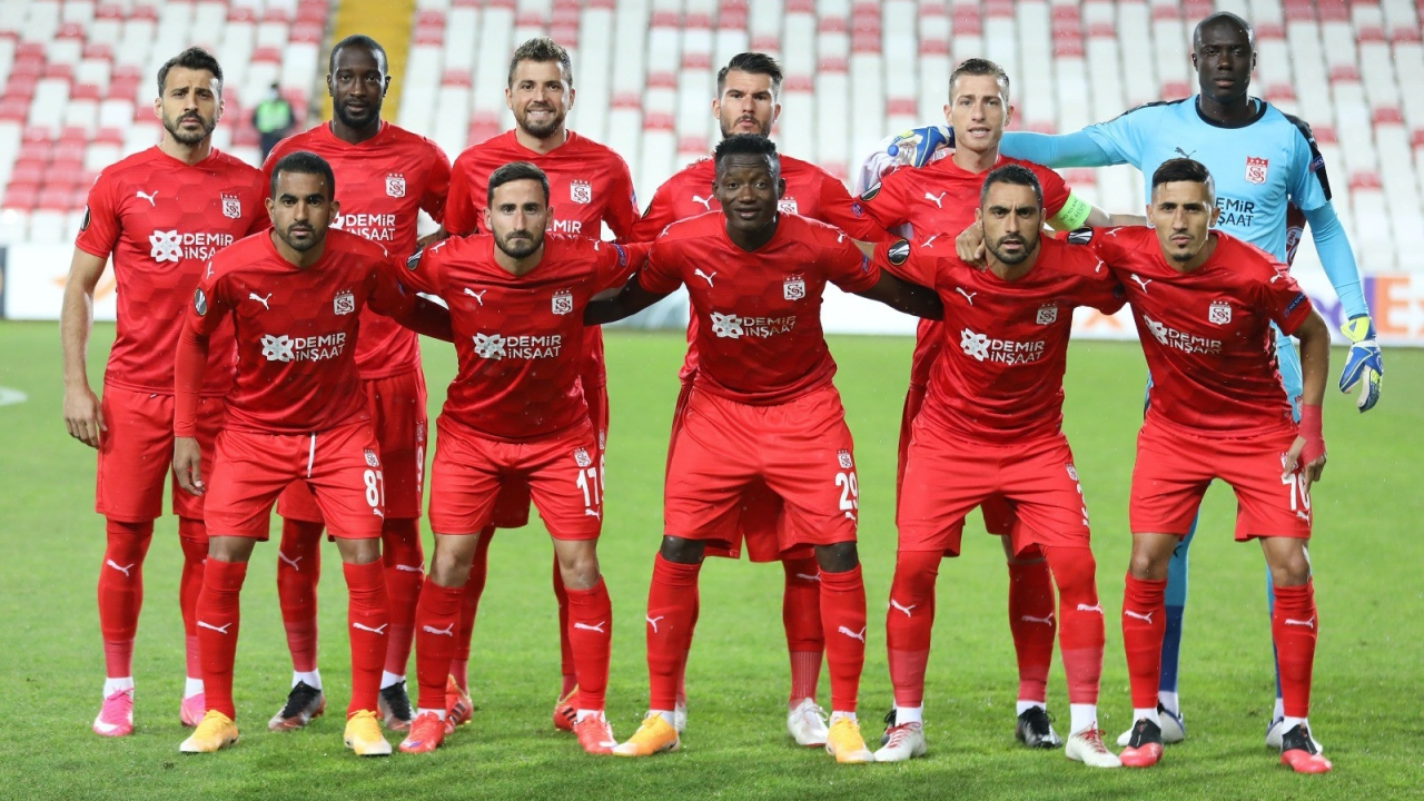 Sivasspor'a UEFA Avrupa Ligi maçı öncesi şok!