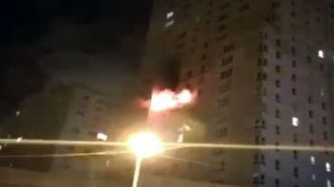 Esenyurt'ta 30 katlı binada yangın