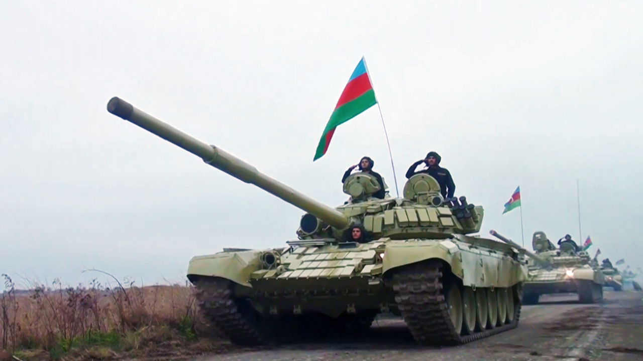 Azerbaycan ordusu Kelbecer'e girdi