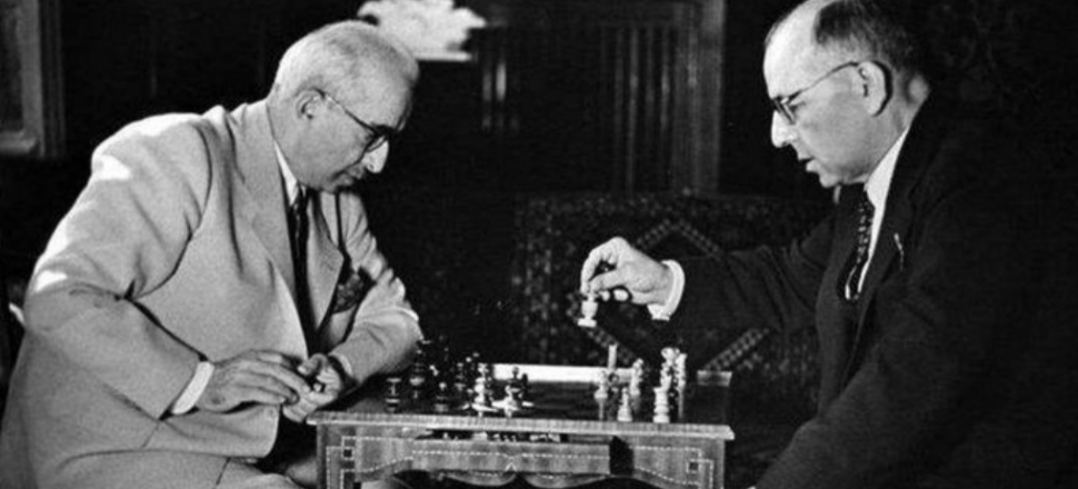 İsmet uludur! İsmet uludur! Memurlar Saraçoğlu’nun kuludur!