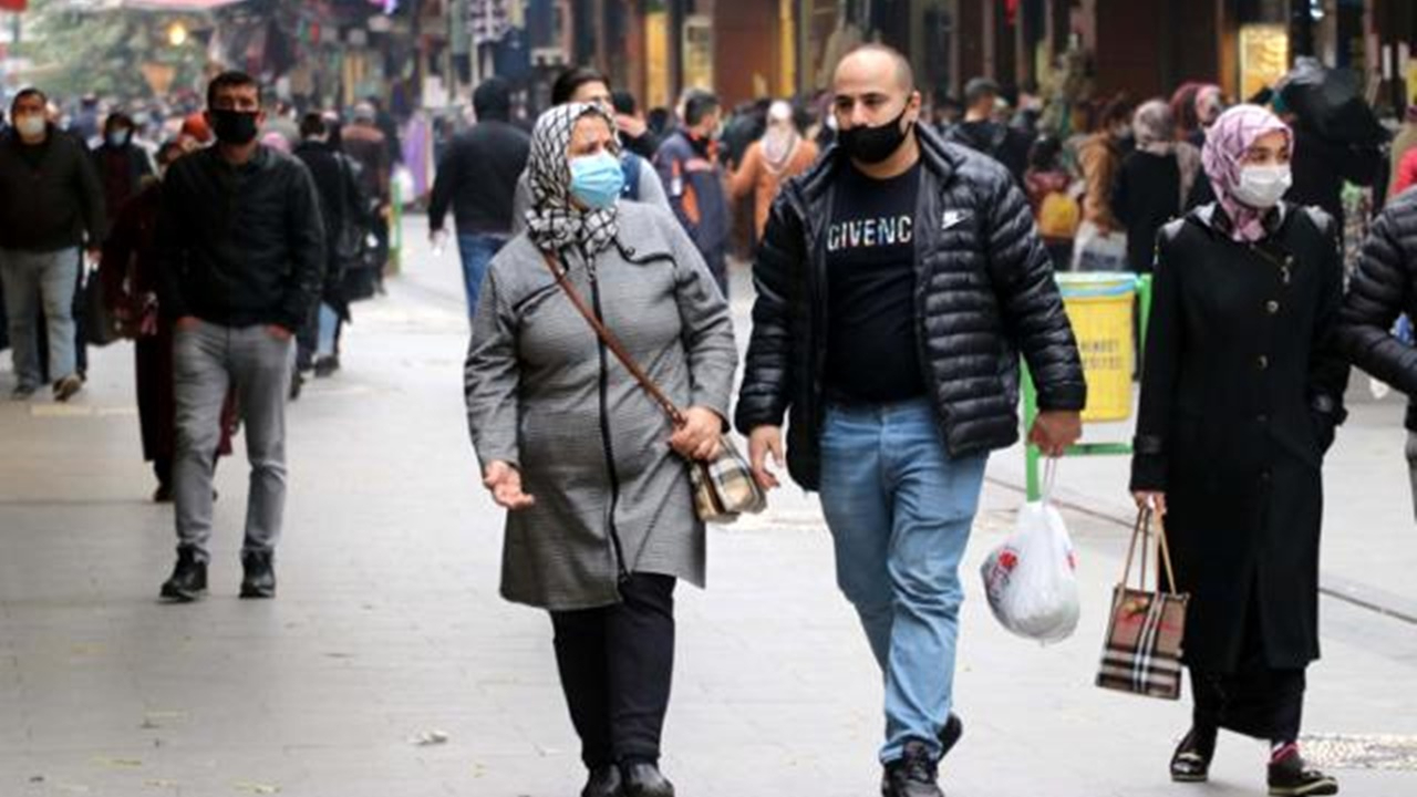 Vali duyurdu: Cadde ve sokaklarda yemek yenilmesi yasak