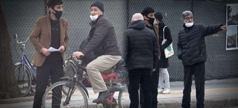 Maske takmayanlara testinin pozitif çıktığını söyleyip adres sordu!