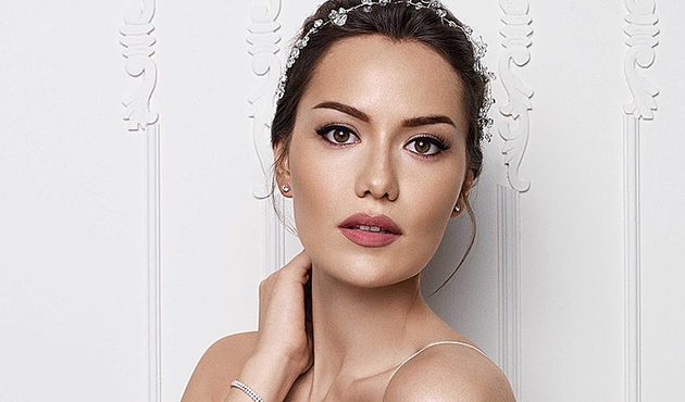 Fahriye Evcen evlere temizliğe gidiyor