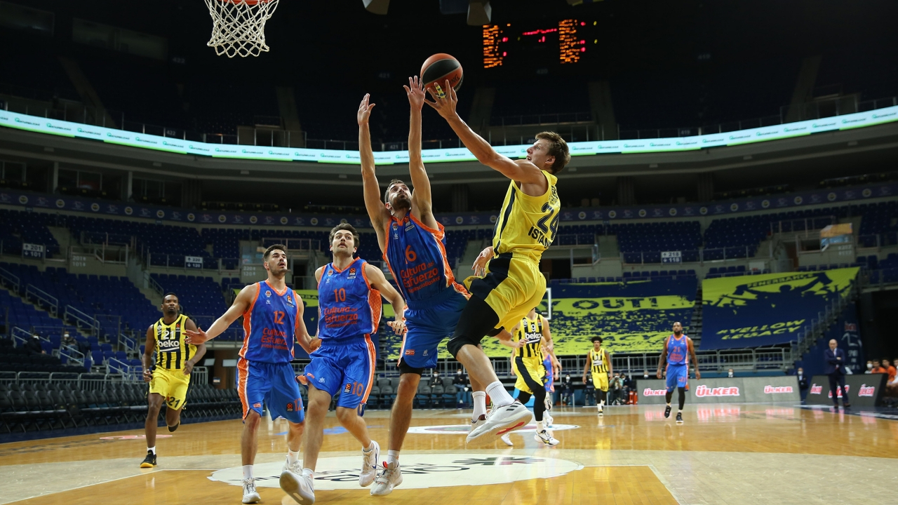 Fenerbahçe Beko tanınmaz halde