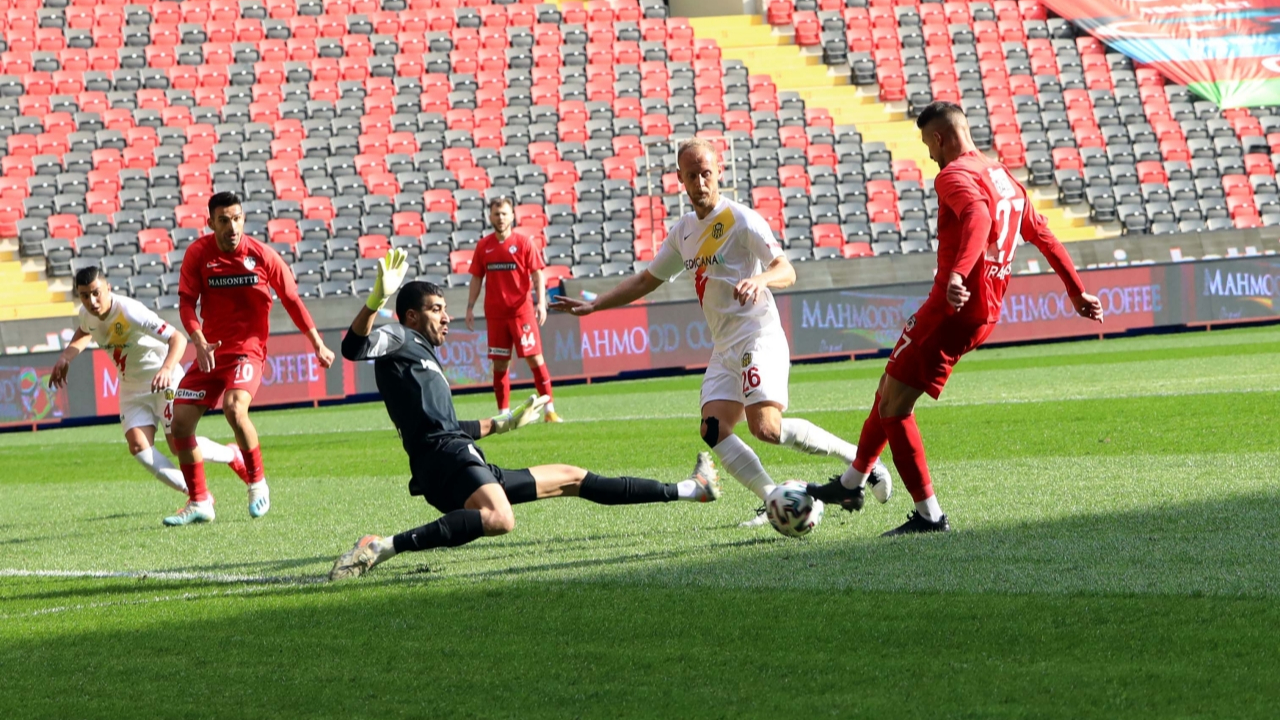 Yeni Malatyaspor 90+5'te bulduğu golle Gaziantep FK'dan 1 puanı aldı