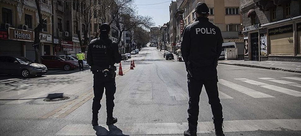 Bilim Kurulu Üyesi Kayıpmaz: Daha sert tedbirler hızlıca devreye sokulabilir