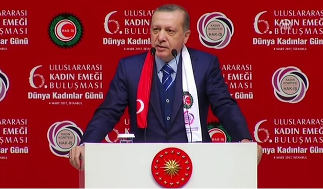 Erdoğan'dan TSK'da başörtüsü yasağının kalkmasıyla ilgili Hürriyet'in 'rahatsızlığına' tepki!
