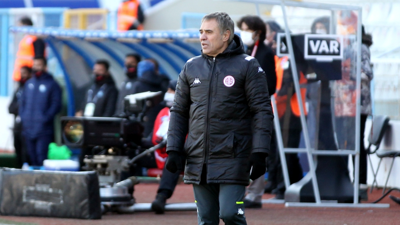 Ersun Yanal: Hatadan dolayı rakip affetmedi ama bence hakem de öyle yaptı