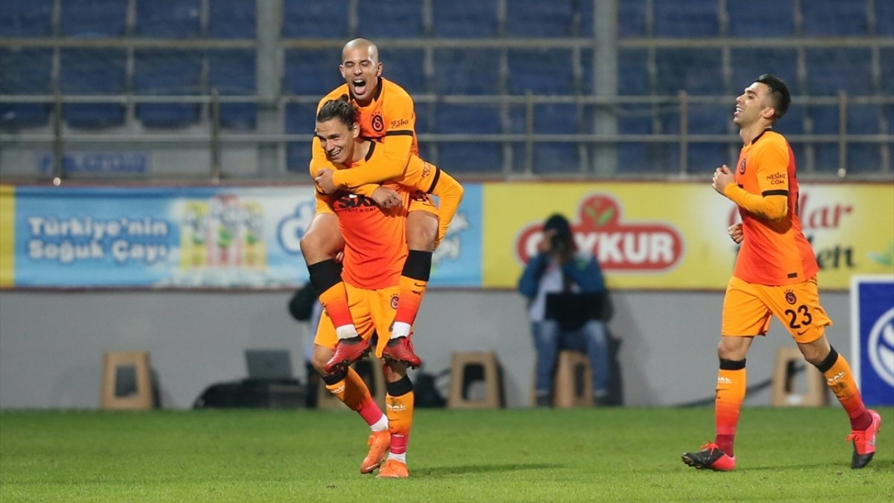 Feghouli'den Şenol Güneş'e Taylan Antalyalı çağrısı