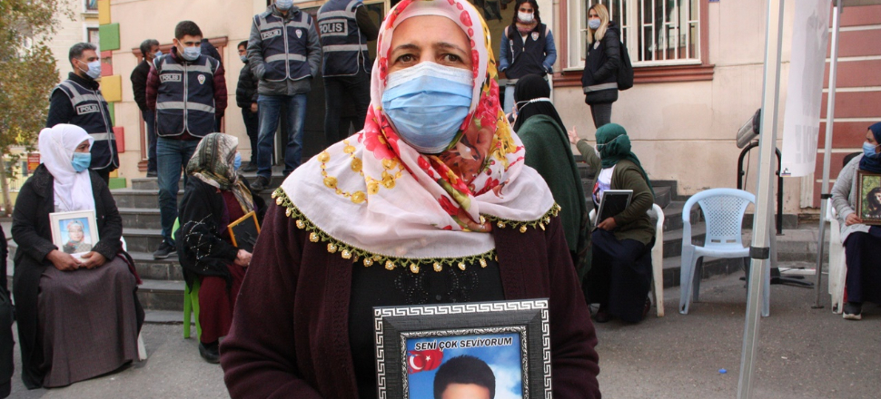 'Çocukları PKK’ya sattılar, lüks arabalara biniyorlar'