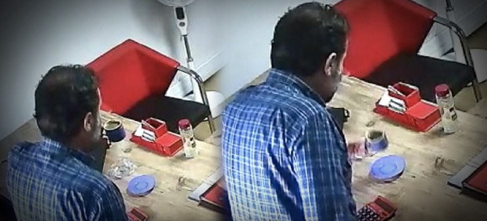 Deprem anında kahvesini içti... Sakinliğiyle dikkati çekti!
