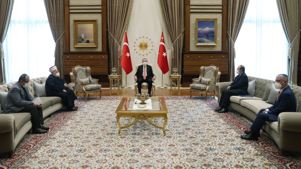 Mescid-i Aksa İmam Hatibi Şeyh Sabri Külliye'de