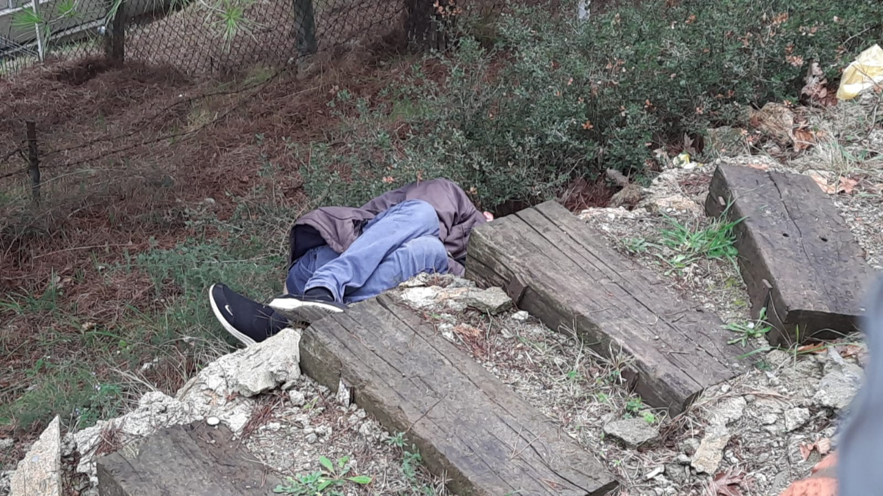 Tuvaletini yapmak için girdiği mezarlıktan cesedi çıktı!