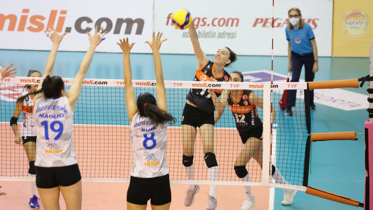 Nilüfer Belediyespor'dan 5 setlik Eczacıbaşı VitrA galibiyeti