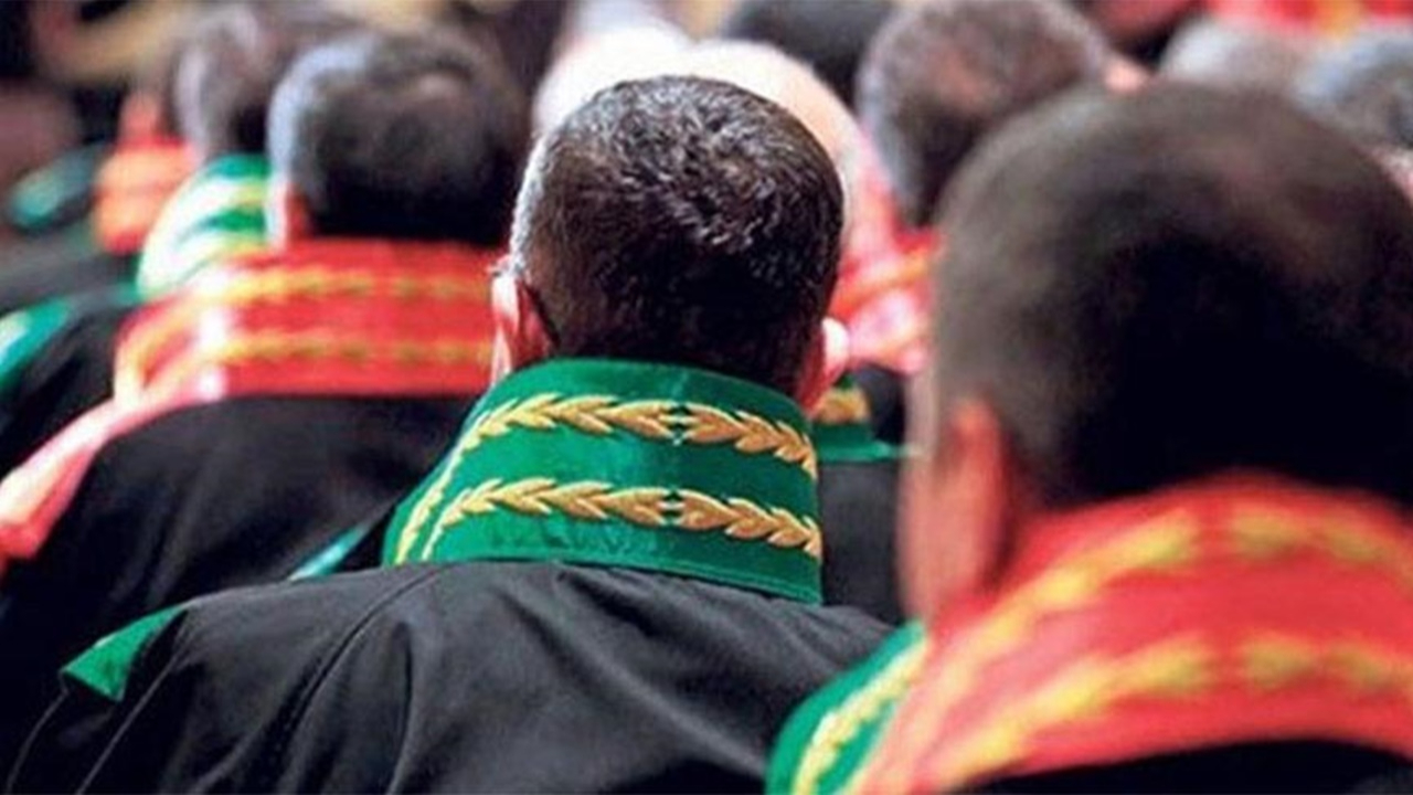 FETÖ'cü 13 hakim ve savcı ihraç edildi