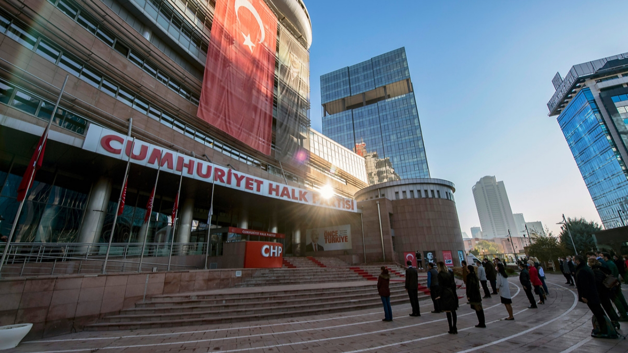 Turgay Güler: CHP teşkilatlarına gidenler bir taraflarına teneke bağlasın