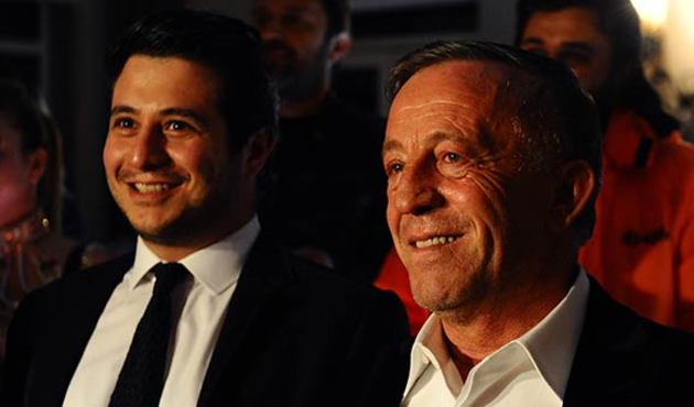 Ali Ağaoğlu gözyaşlarını tutamadı