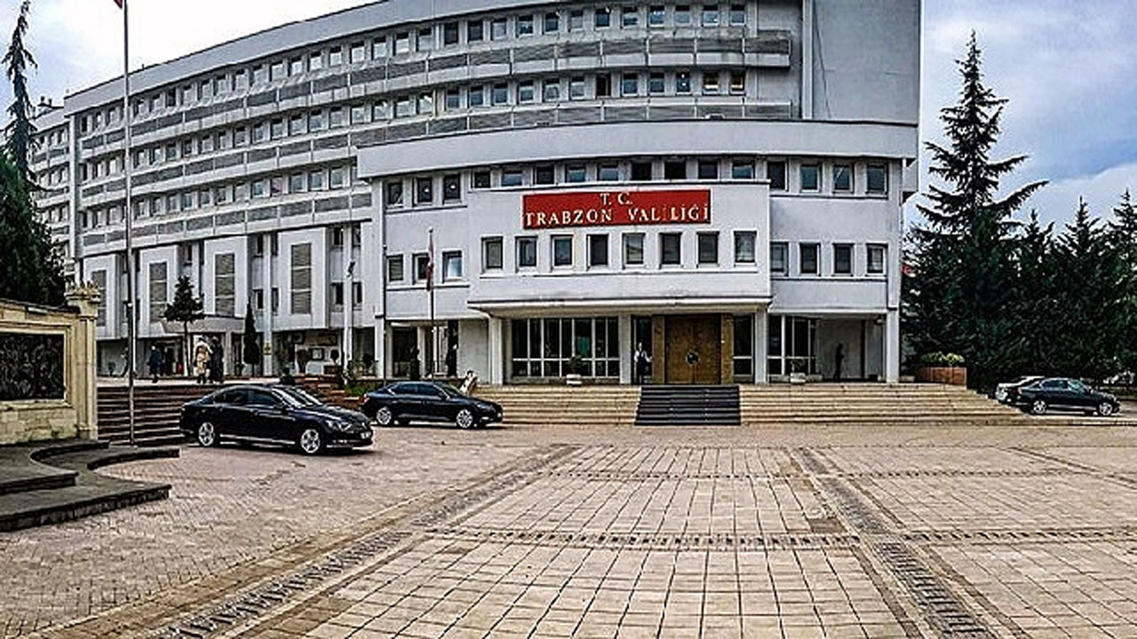 Trabzon'da korona görülen binalara uyarı afişi asılacak
