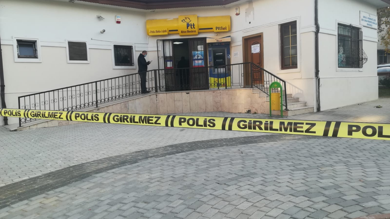 Bursa'da PTT şubesinde silahlı soygun!