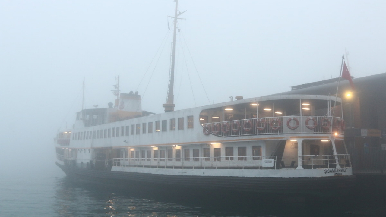 İstanbul'da deniz ulaşımına 'sis' engeli