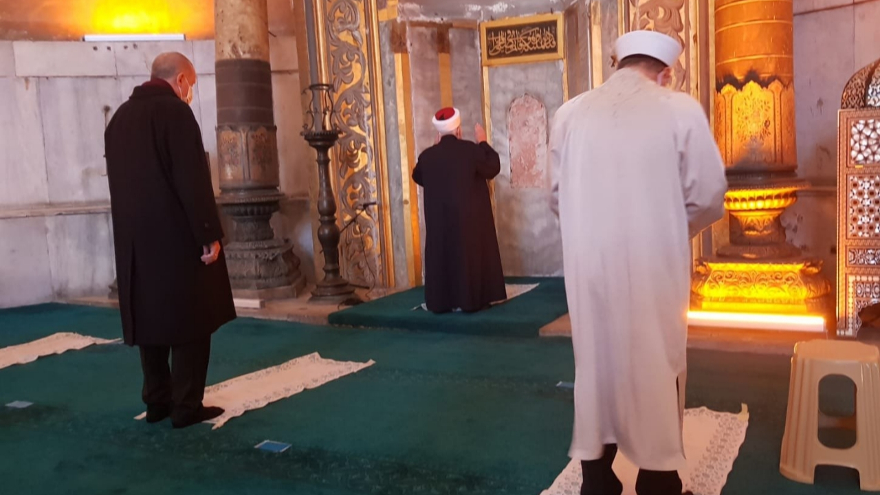 Cuma namazında anlamlı detay