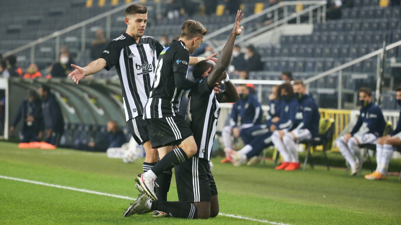 Vincent Aboubakar Zeus’a meydan okudu!