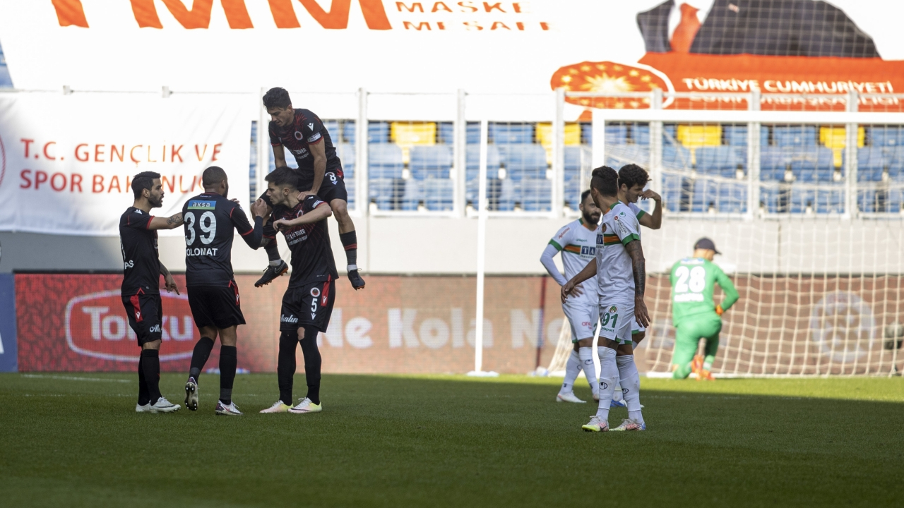Gençlerbirliği lider Aytemiz Alanyaspor'u devirdi
