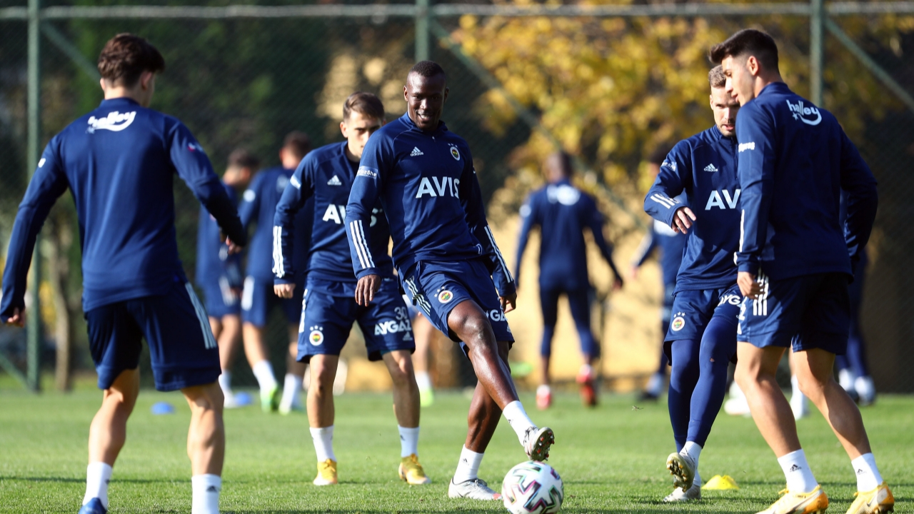 Fenerbahçe'de Enner Valencia geri dönüyor
