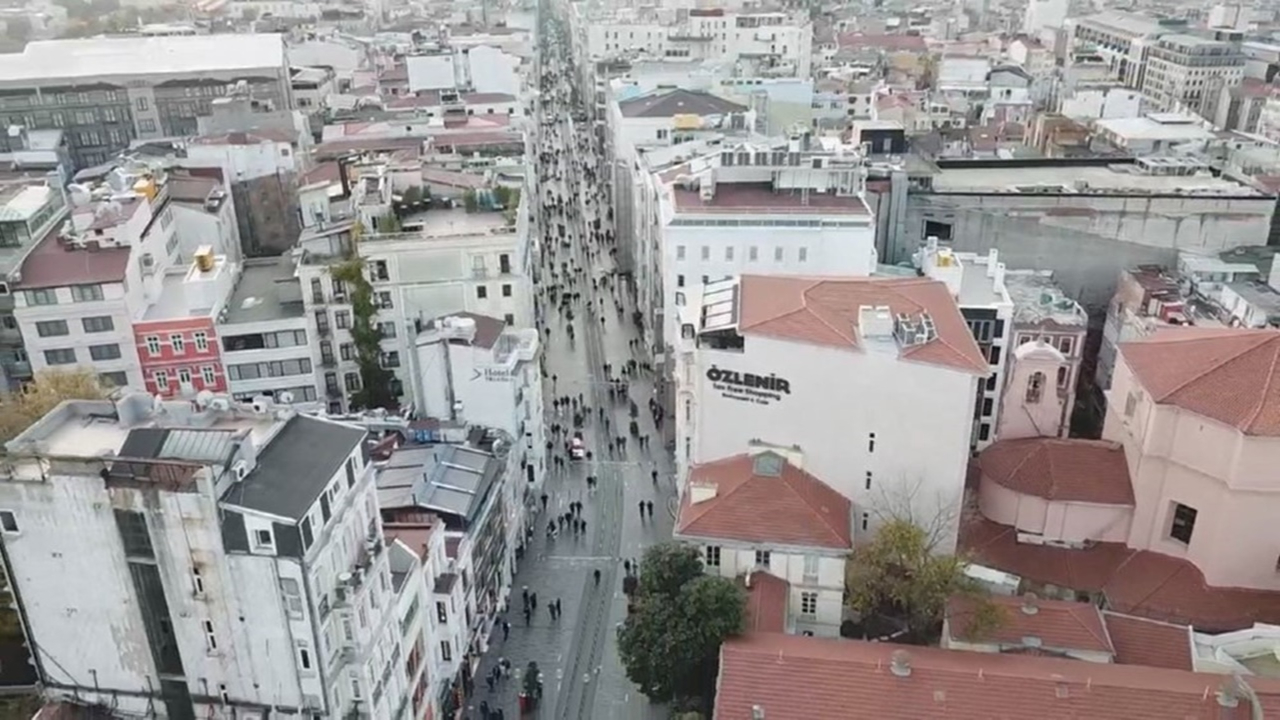 İstiklal Caddesi'nde yoğunluk: Girişler kapatıldı