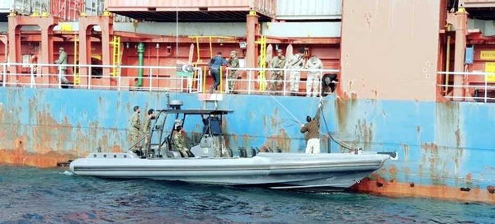 Libya'da Türk gemisi durduruldu