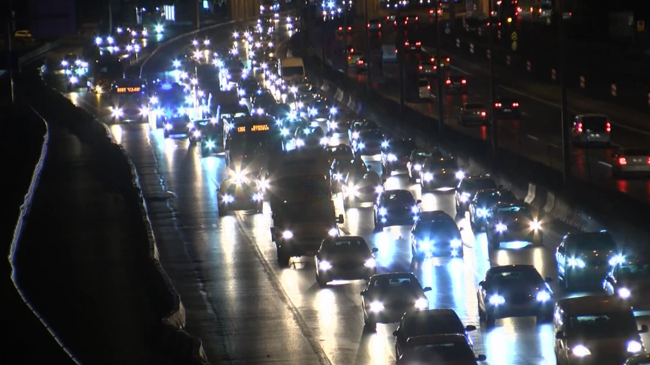 Kısıtlama saatinde D-100'de trafik yoğunluğu