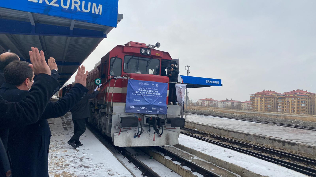 Türkiye-Çin ihracat treni Kars'a ulaştı