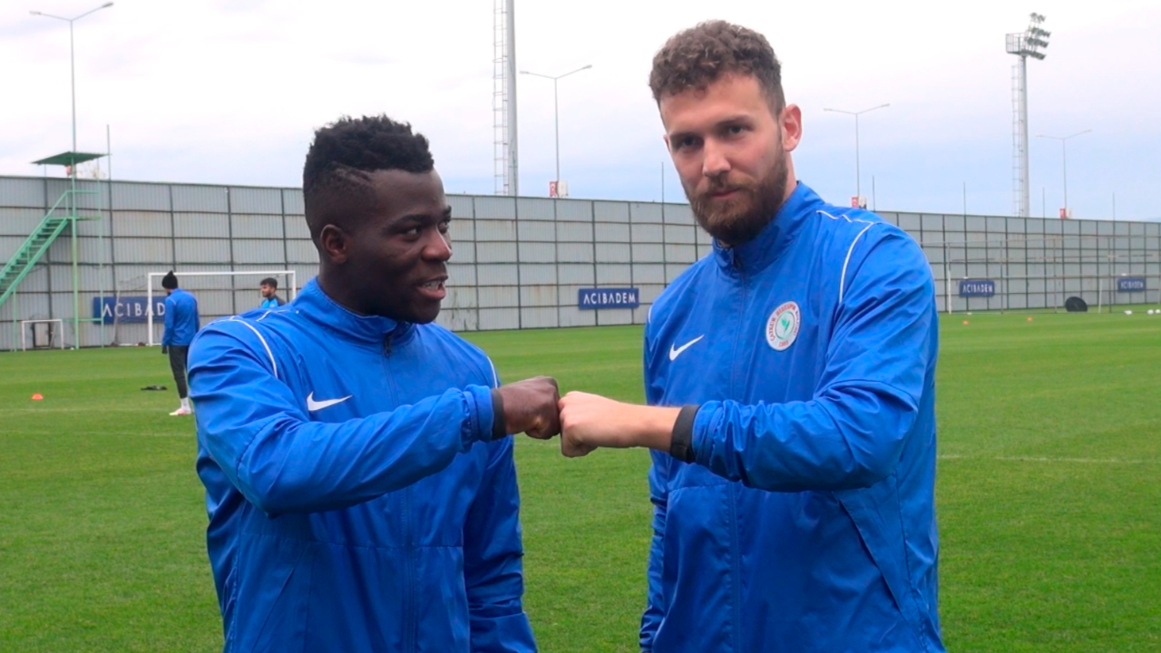 Çaykur Rizespor teknik ekibi ve futbolculardan ırkçılığa tepki