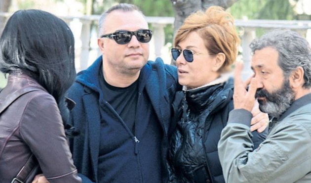 Zuhal Olcay'ı acı gününde dostları yalnız bırakmadı!