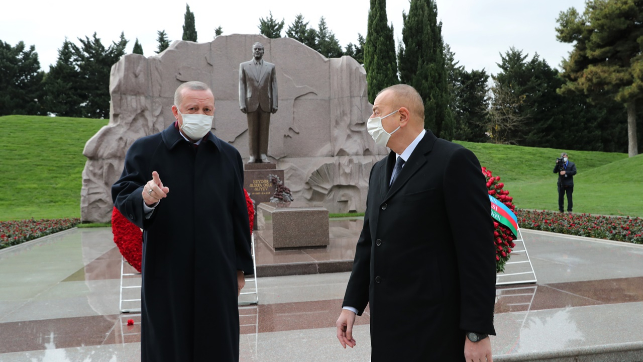 Erdoğan'dan Haydar Aliyev'in kabrine ziyaret
