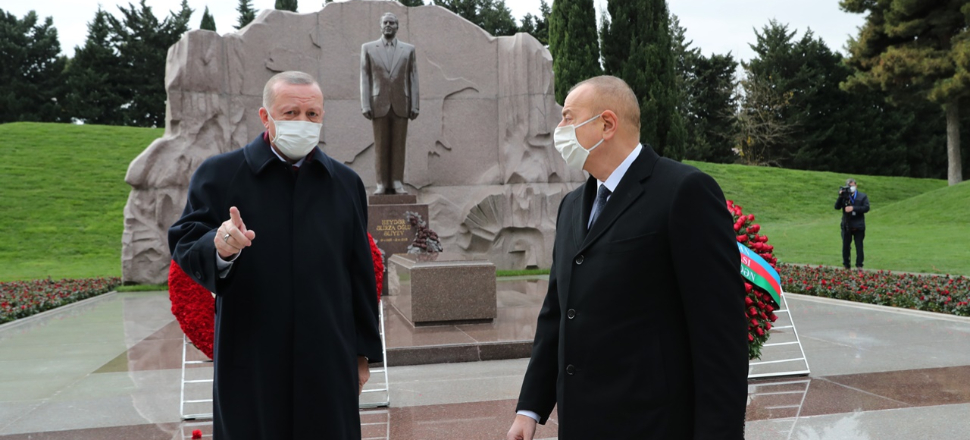 Erdoğan'dan Haydar Aliyev'in kabrine ziyaret