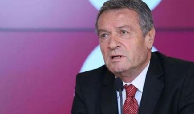 Galatasaray'da Nasuhi Sezgin istifa etti