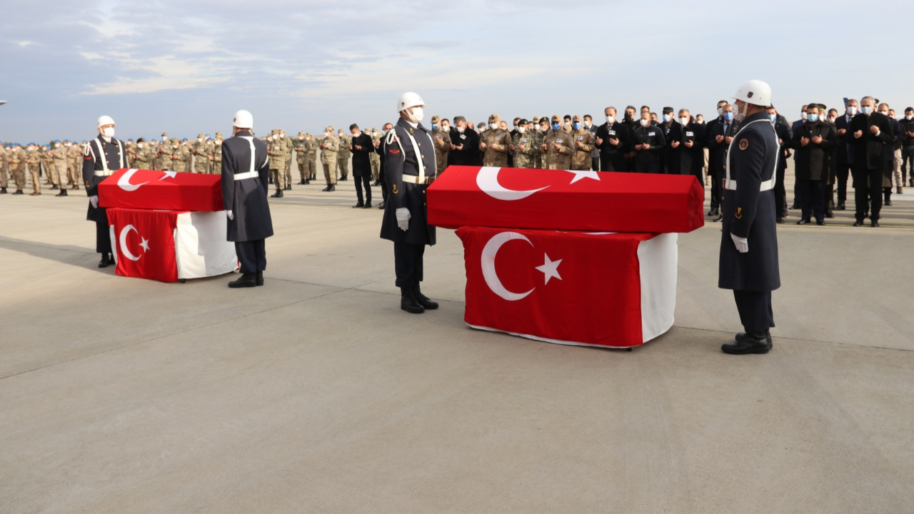 Ateş Ankara ve Antalya'yı yaktı