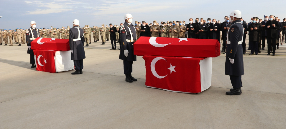 Ateş Ankara ve Antalya'yı yaktı