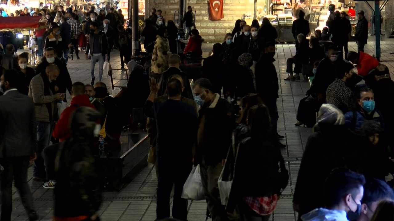 Eminönü'nde kısıtlama yoğunluğu