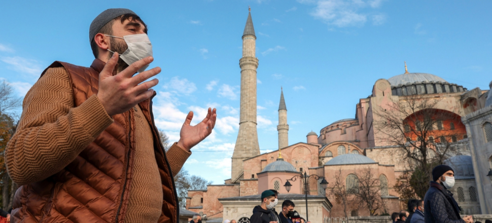 Eller 'yağmur' için semaya kalktı