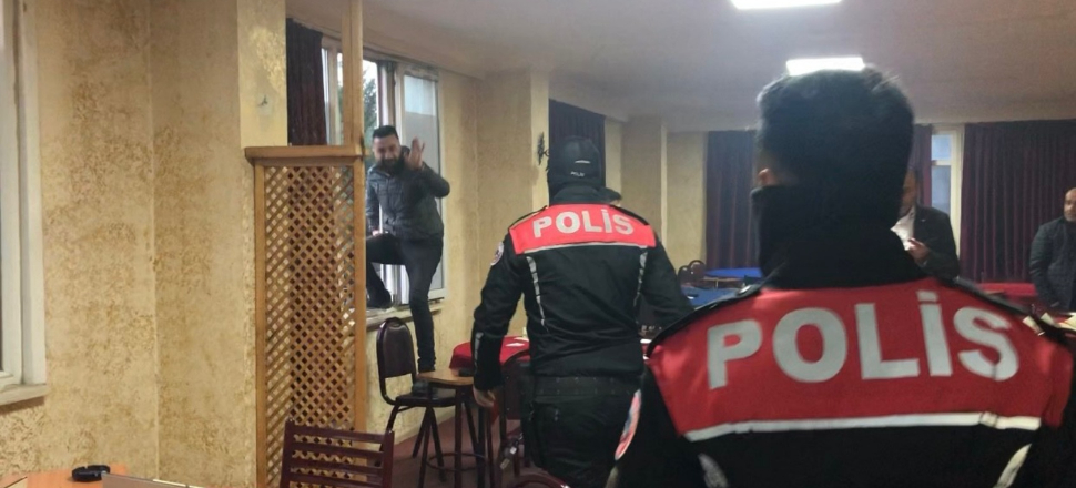 Polis baskınında engelli koşu rekoru
