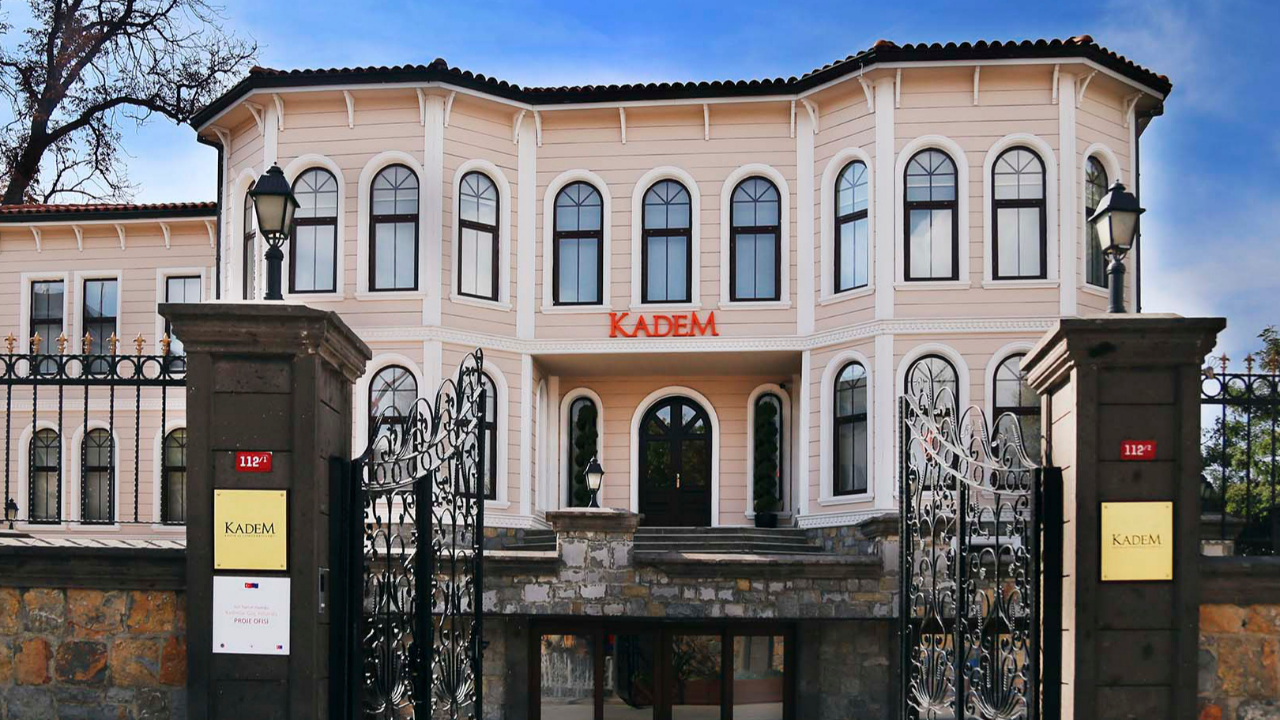 "Tacizcileri toplum olarak lanetlemeliyiz!"