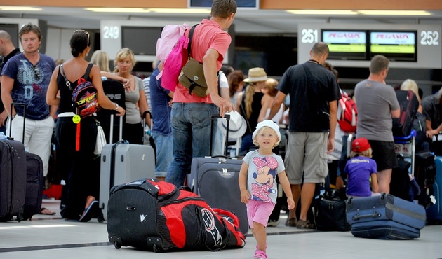 Türkiye'ye gelen turiste 3,5 kat vergi getiriyorlar!