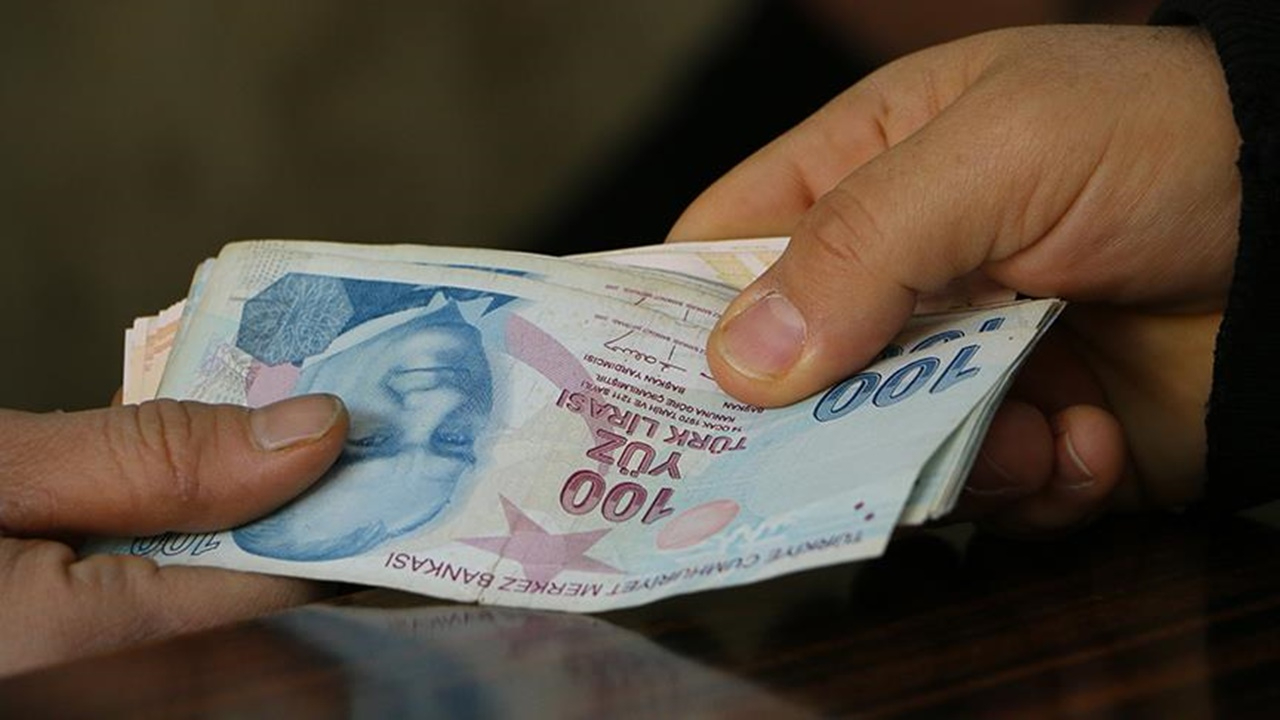 Kamu işçilerine ilave ödemeler bugün hesaplara yatacak