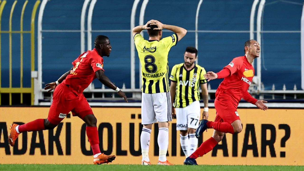 Fenerbahçe evinde Yeni Malatyaspor'a da mağlup: 0-3
