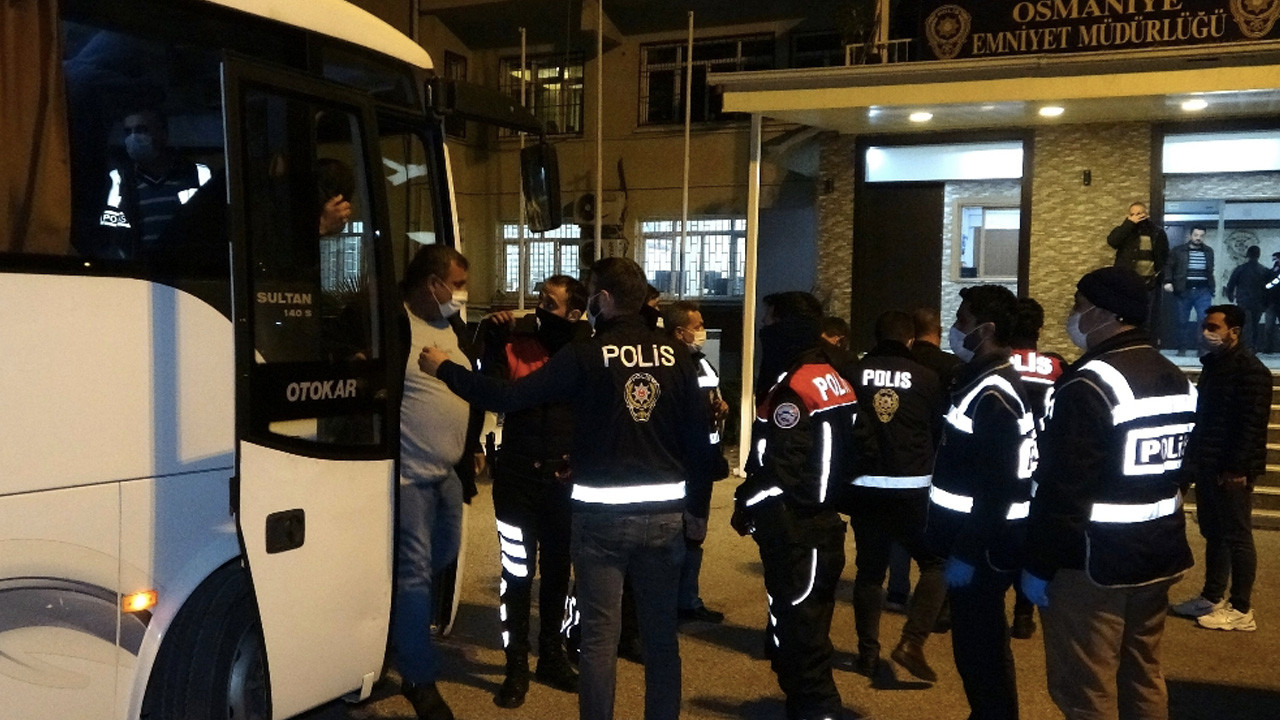 Kumarhaneye çevrilen iş yerine şok baskın!