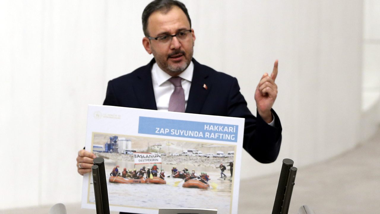 Bakan Kasapoğlu: Onlar yaktılar biz tek tek yeniledik