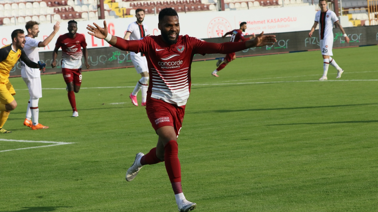 Hatayspor evinde Fatih Karagümrük'ü 3 golle geçti