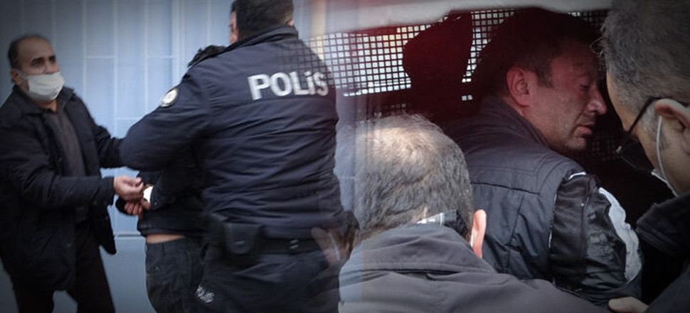 Binayı yakan şüpheliyi mahalleli yakaladı! Linç edilmekten polis kurtardı...